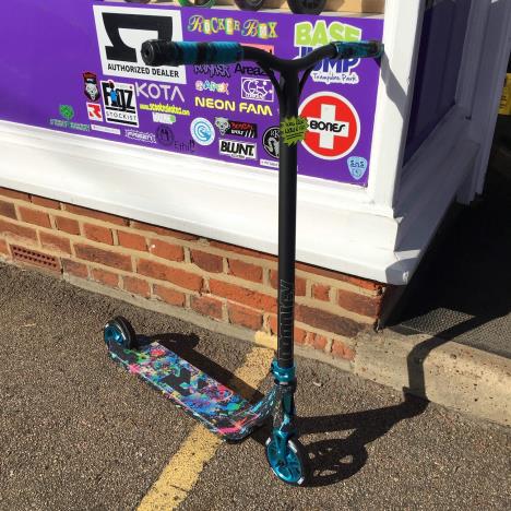 BLUNT/ROOT SPLATTER CUSTOM £250.00